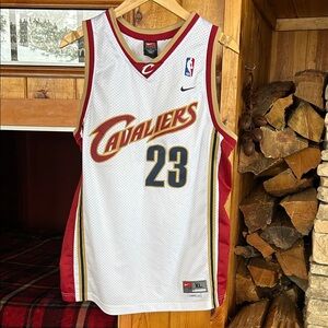 Vintage Nike Cleveland Cavaliers LeBron James 23 Jersey Youth XL